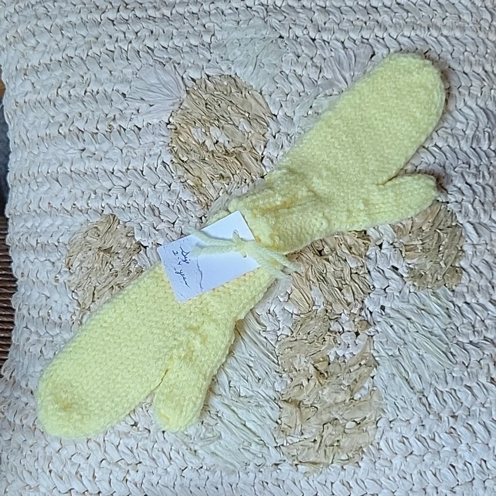 Handmade mittens, size 2-4 years